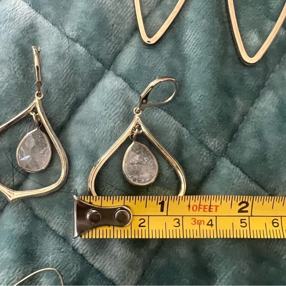 4 Pairs of Costume Jewelry Earrings - Picture 6 of 14